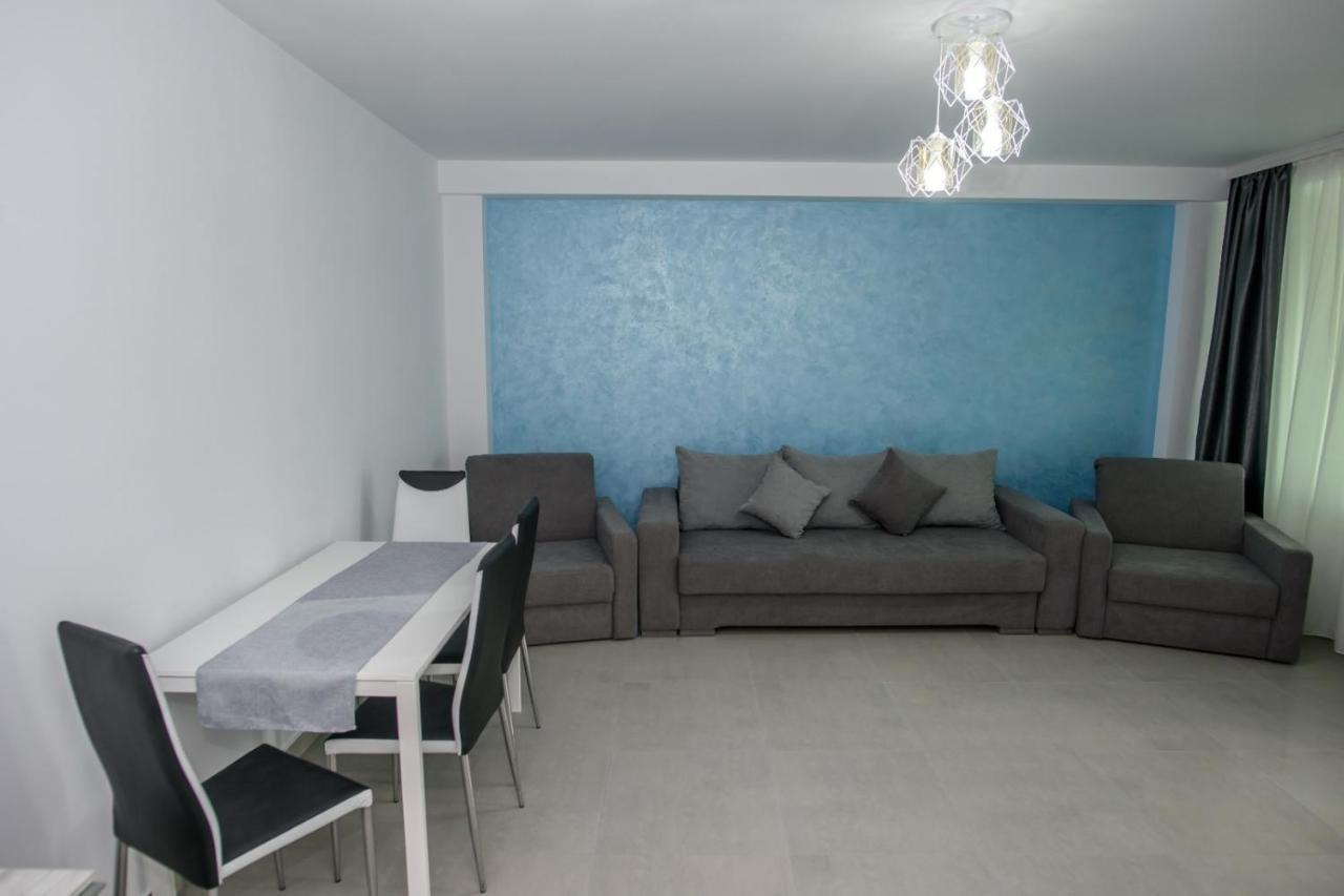 C&Y Marco Apartments Mamaia Exteriör bild