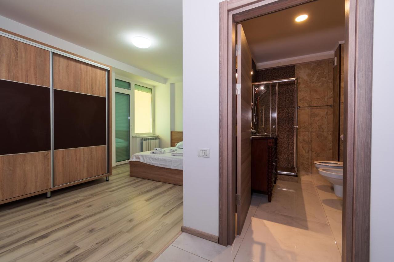 C&Y Marco Apartments Mamaia Exteriör bild